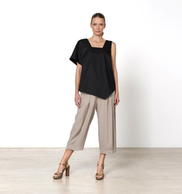 SCHWARZES TOP TUNDE