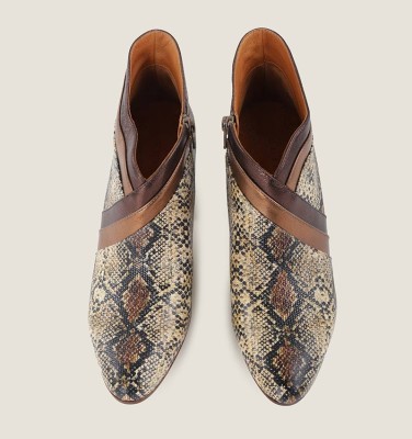 EBIU BROWN CHiE MIHARA boots