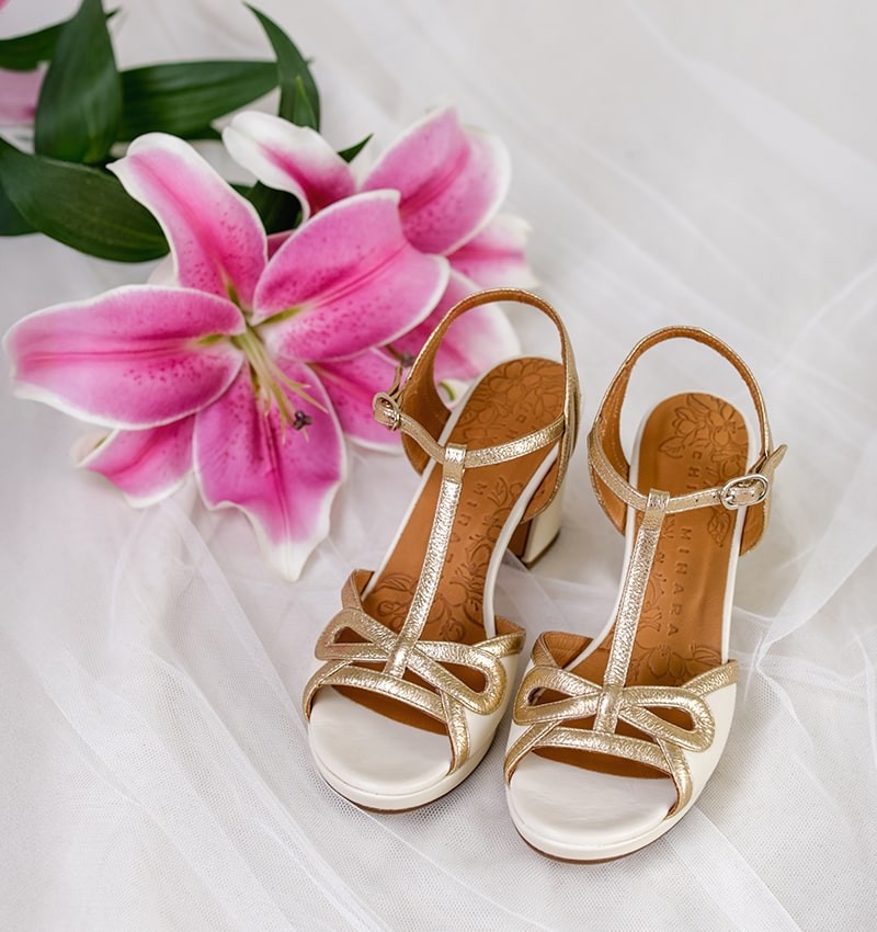 BRI-KERRIN OFF WHITE CHiE MIHARA sandals
