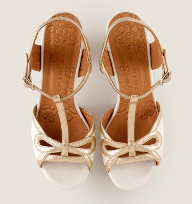 BRI-KERRIN OFF WHITE CHiE MIHARA sandalias