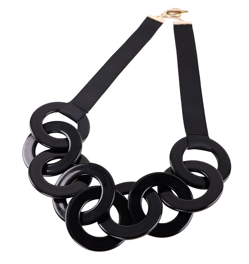 collar-black
