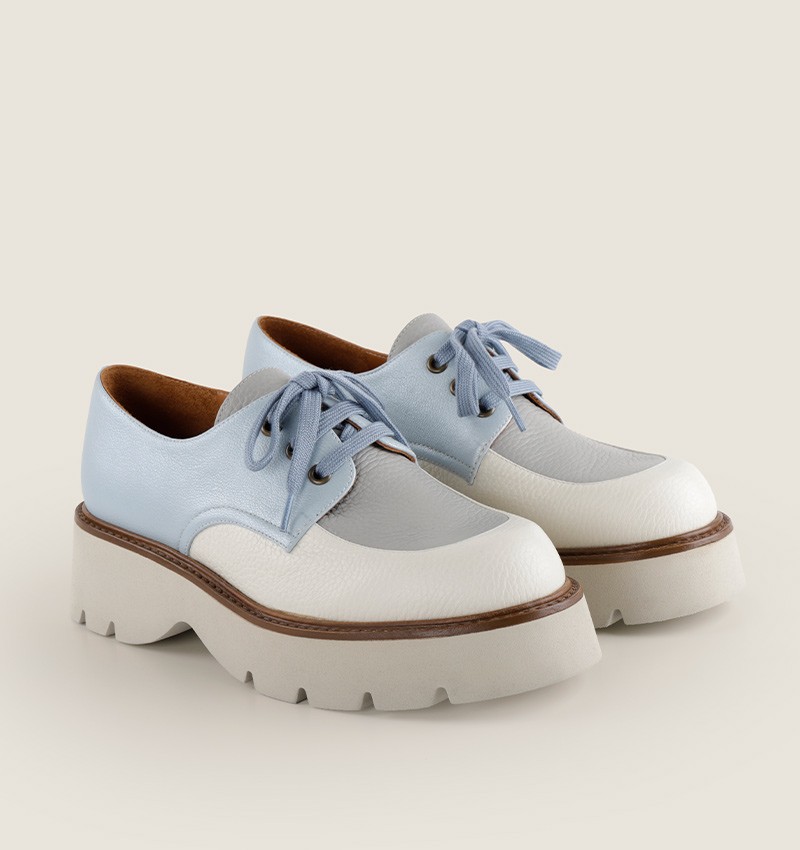 XUANA WHITE BLUE CHiE MIHARA shoes