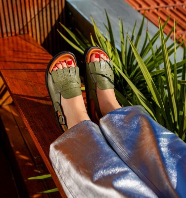 YAMEKO GREEN CHiE MIHARA sandals