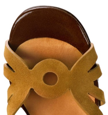 BEYO BROWN CHiE MIHARA sandals