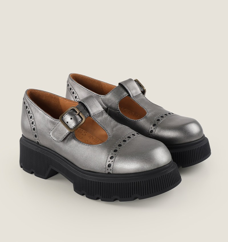 QAUJA SILVER CHiE MIHARA shoes