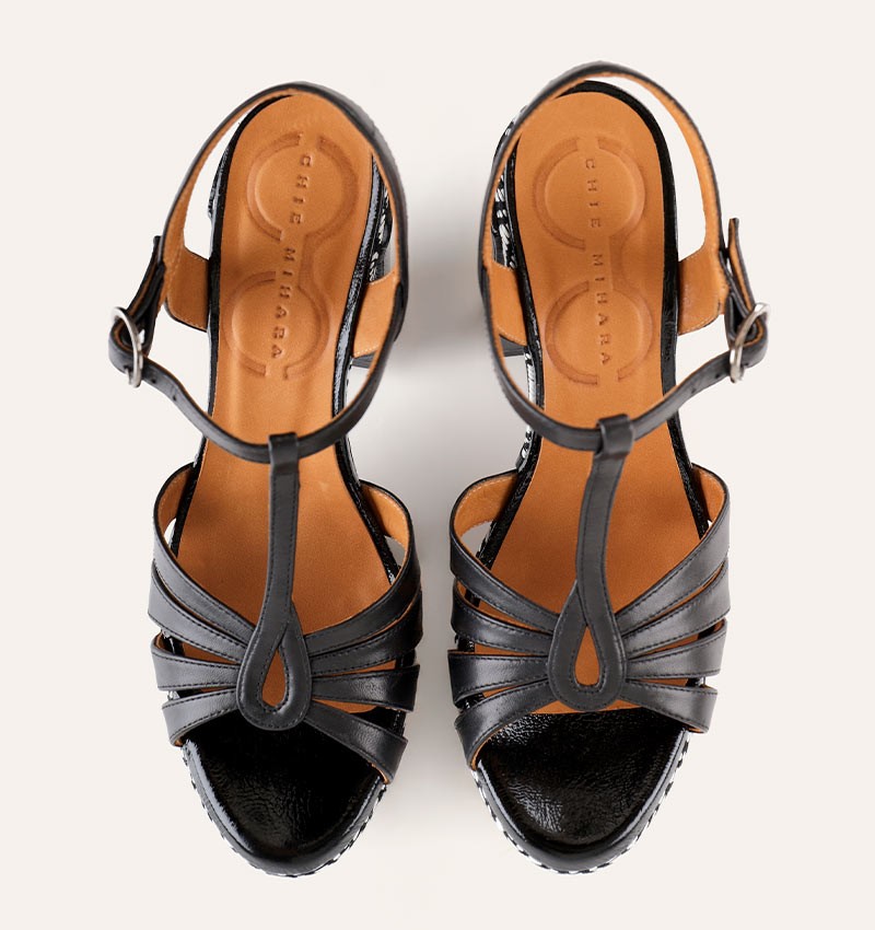 junni-black