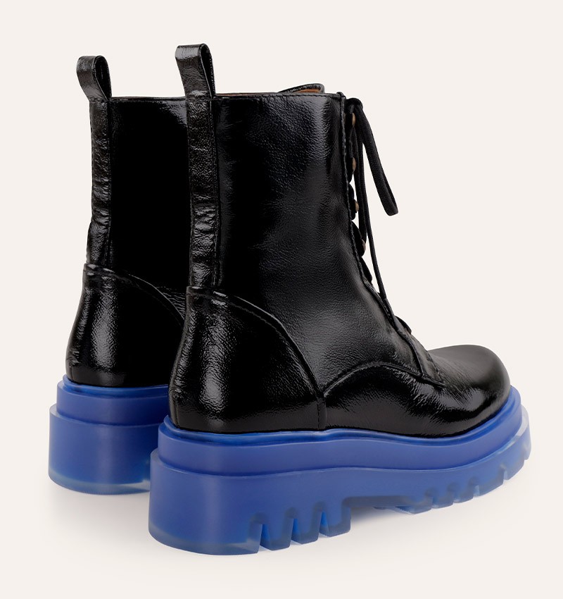 yuppie-black