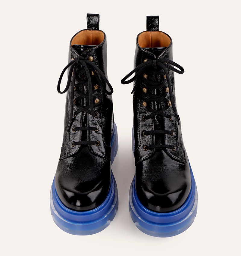 yuppie-black