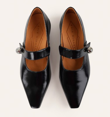 GARNE BLACK