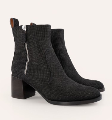 OYANA BLACK
