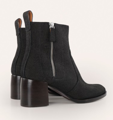 OYANA BLACK