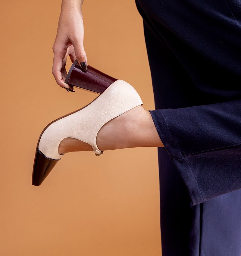 lusitai-black-and-white