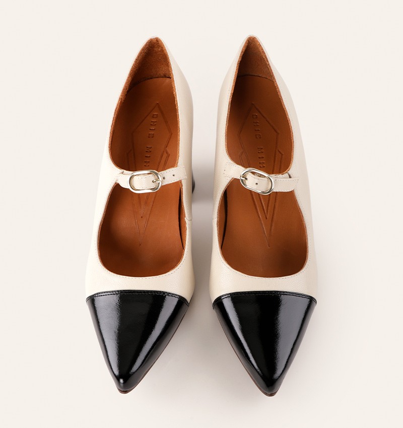 lusitai-black-and-white