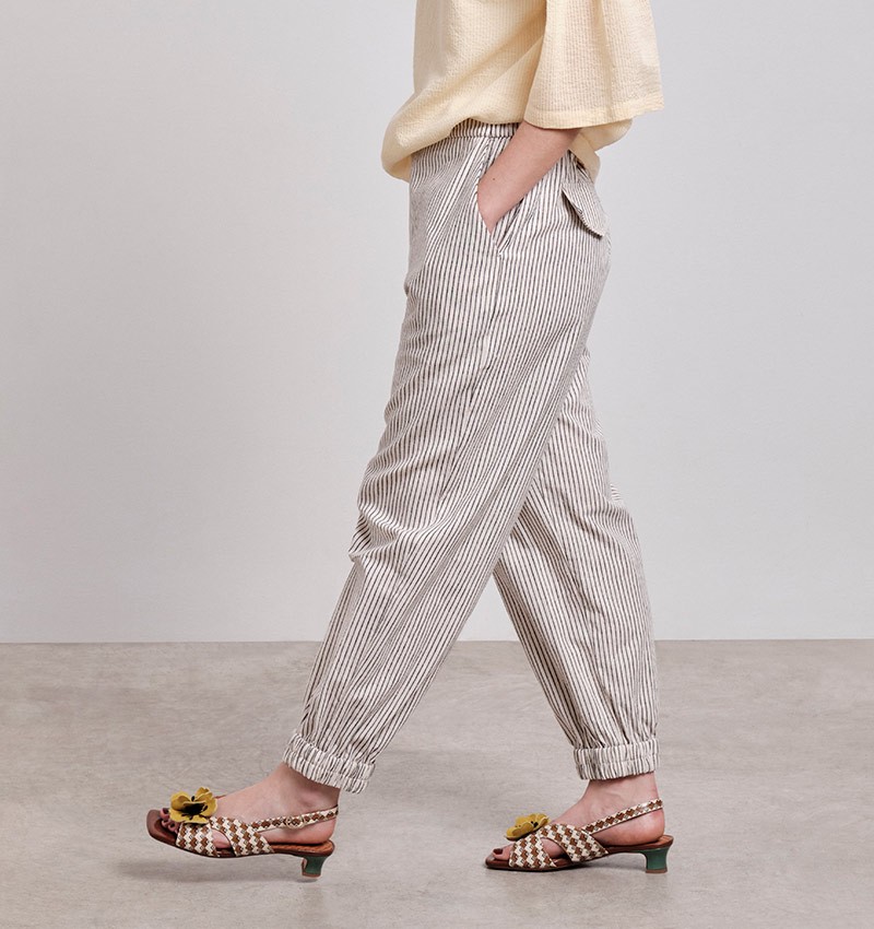 pantalon-pancarta-gris